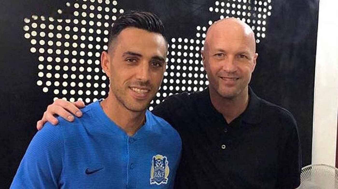 并且在标题 并且在标题