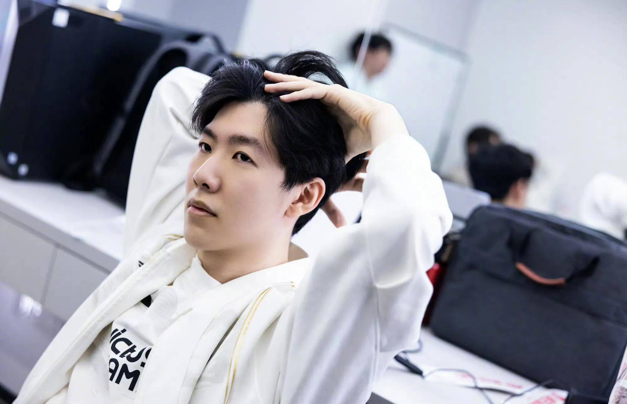 更涉及到球 更涉及到球